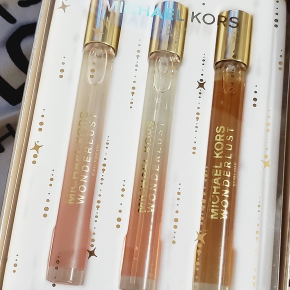 Michael Kors bundle - Picture 3 of 6